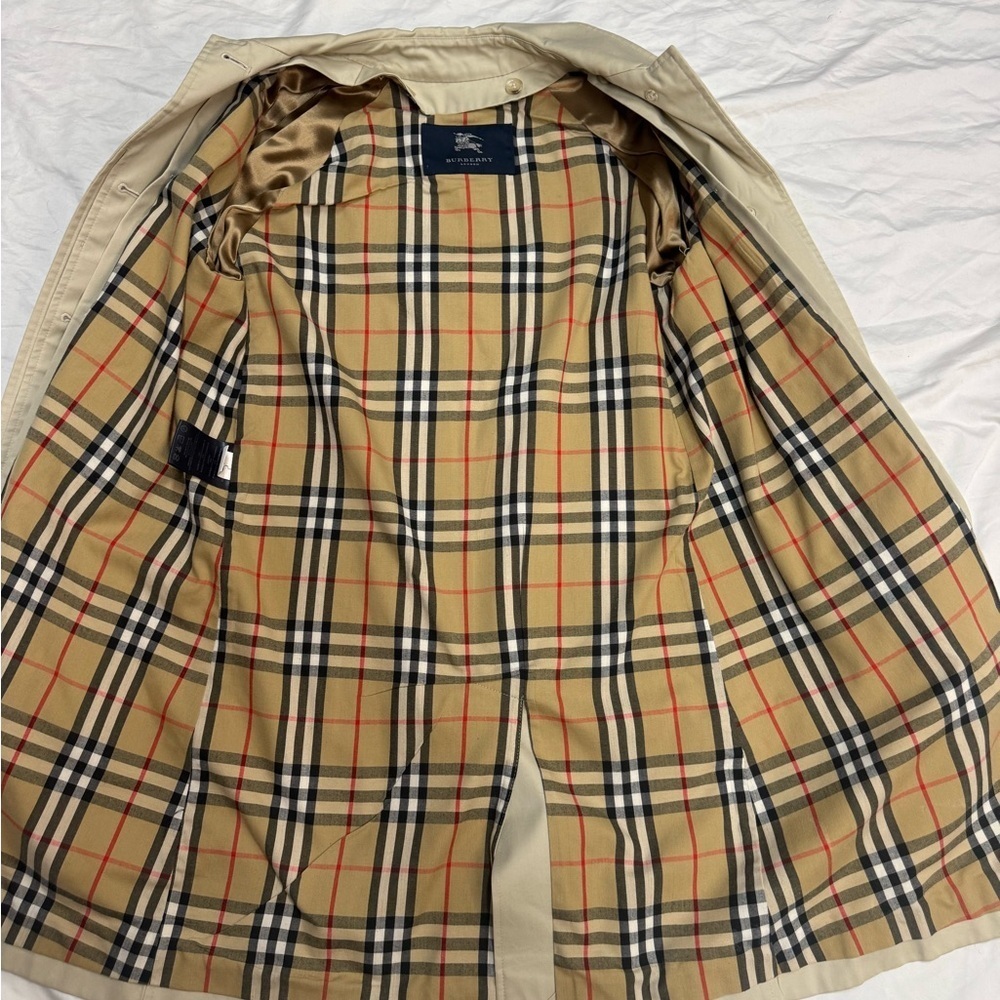 EUC Burberry Women's Beige Trench Coat Size 6 Classic Plaid Detachable Lining - Picture 16 of 16